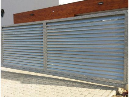 Jednokřídlá brána s lamelovou výplní s přípravou na pohon (Barva rámu zinek+šedá antracit, Barva výplně zinek, Velikost 3000x1800mm)