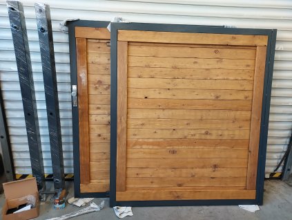 Dvoukřídlá brána, výplň dřevěné latě