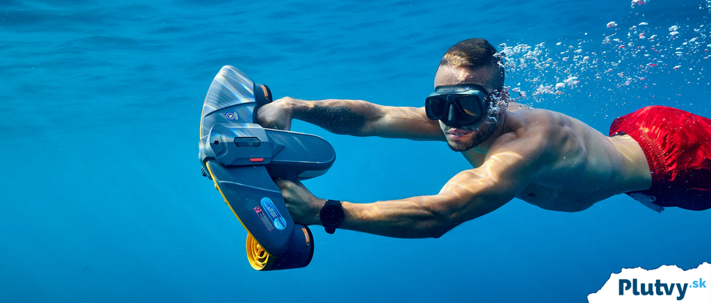 silný podvodný skúter vo vode na dovolenke