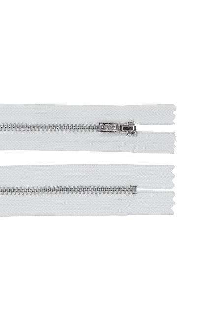 Zips biely, kovový strieborný, šírka zúbkov 4 mm, dĺžka 15 cm