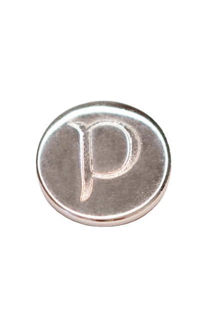 2412 gombik strieborny s pismenom p priemer 20 mm v102