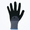 Rukavice s mechanickou ochranou, nepropustné do poloviny hřbetu ruky, s dobrým citem a úchopem v prostředí s výskytem olejů (Barva Šedá-Černá, Velikost 7)