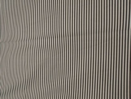 jemné černé proužky