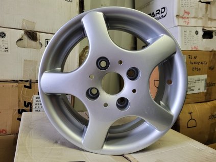 5,5x13 ET38 4 x108 Disky > Alu bez víček