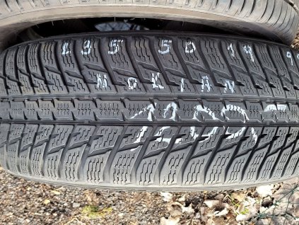 235/50 R19 99V zimní použitá pneu NOKIAN WR SUV 3