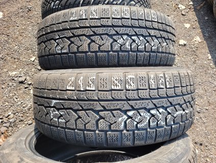 215/55 R18 99H zimní použité pneu KUMHO ÍZEN RV