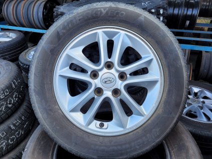 6x15 ET43 5x114,3 orig. použitá Disky > Alu HYUNDAY + pneu