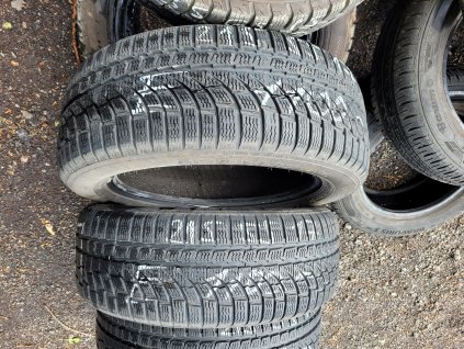 215/55 R17 98V zimní použité pneu NOKIAN WR A4