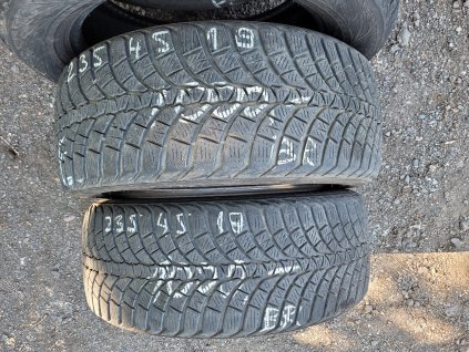 235/45 R18 98V zimní použité pneu KUMHO WINTERCRAFT TW71