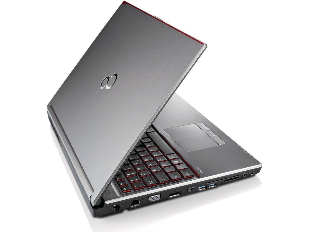 Fujitsu Celsius H760 jen za 7 940 Kč ✓| POČÍTÁRNA.CZ
