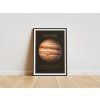 Designový plakát s motivem Jupiteru v černém rámu jako dekorace pro astronomy