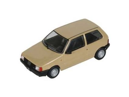 336256 fiat uno 1 43 kultovni auta cssr casopis s modelem 135