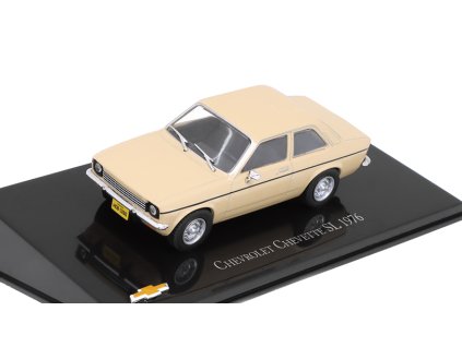358807 chevrolet chevette sl 1976 opel kadett 1 43 casopis s modelem