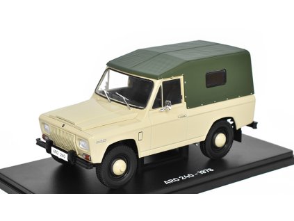 372067 aro 240 1978 1 24 casopis nezapomenutelne auta 19 s modelem