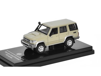 373639 toyota land cruiser 76 2014 tmave piskova 1 64 paragon models