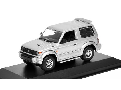 378841 mitsubishi pajero 1991 1 43 maxichamps