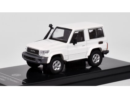 391243 toyota land cruiser 71 2014 bila 1 64 paragon models
