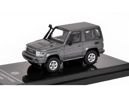 391246 toyota land cruiser 71 2014 tmave seda 1 64 paragon models