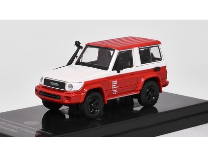 391249 toyota land cruiser 71 2014 cervena bila 1 64 paragon models