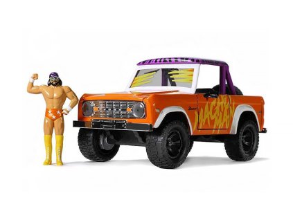 398413 ford bronco 1973 s figurkou macho man randy savage 1 24 jada toys