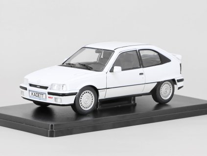 Opel Kadett E GSi bílá 124 WhiteBox (2)