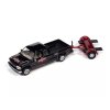 Chevrolet Silverado černá + Tow Dolly 2002 164 Johnny Lightning (1)