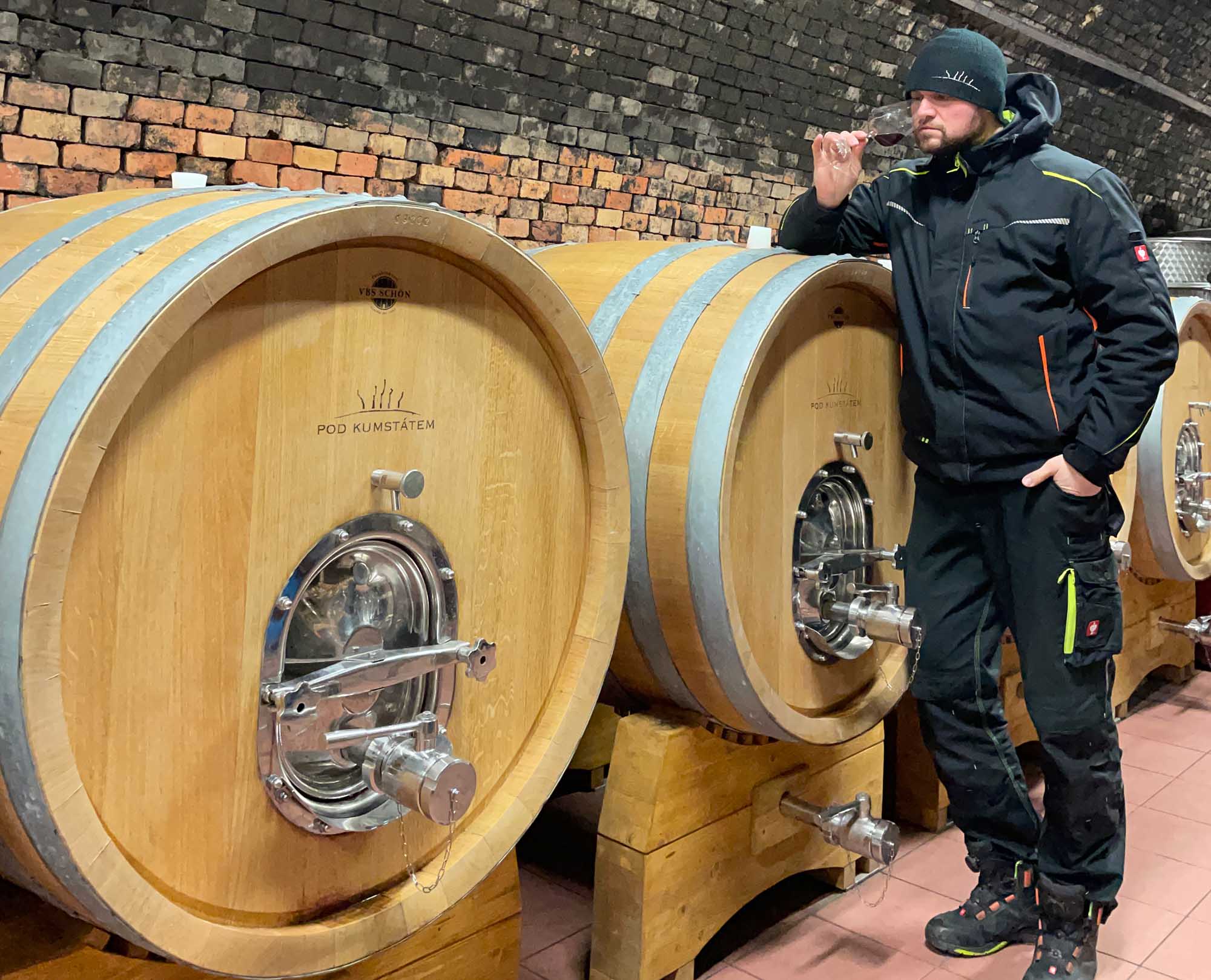 Nová řada červených vín OAK/AGED zrála 12 měsíců v dubových sudech