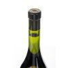 podkumstatem bile vino lahev detail