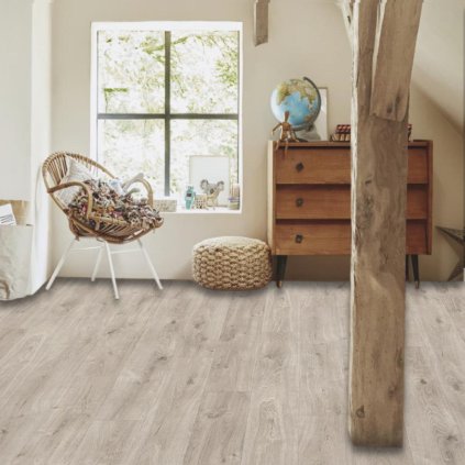 bytové lino pvc moderni krytina pouziti loznice trida zateze 21 imitace dřeva vzor prkna barva seda FLOORTEX Helsinki 582 interier