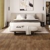 odolné bytové linoleum pvc trida zateze 23 31 vzor dekor dřevo prkna pouziti obývací pokoj ložnice barva hneda PREMIUM Soho 01 interier