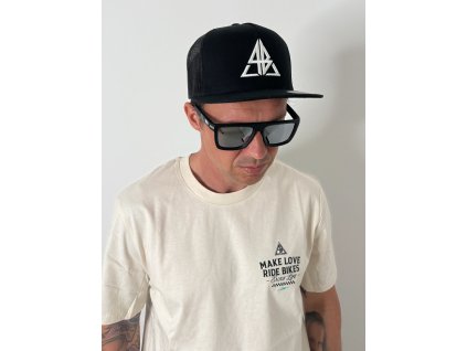 Truckerka LOGO white