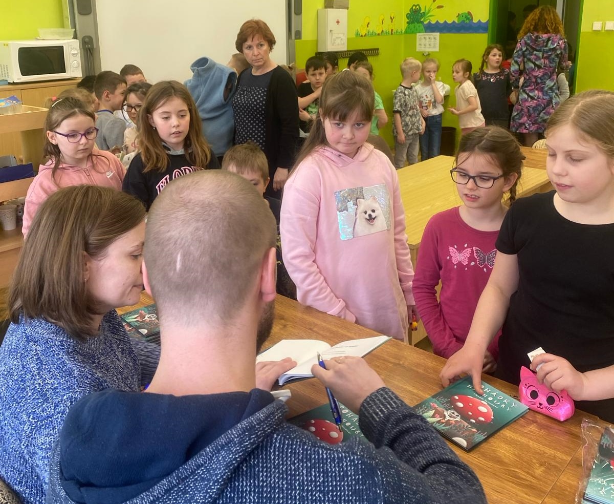 Beseda a autogramiáda na základce v České Kamenici