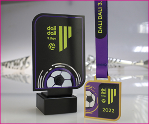 Trofeje a medaily na mieru