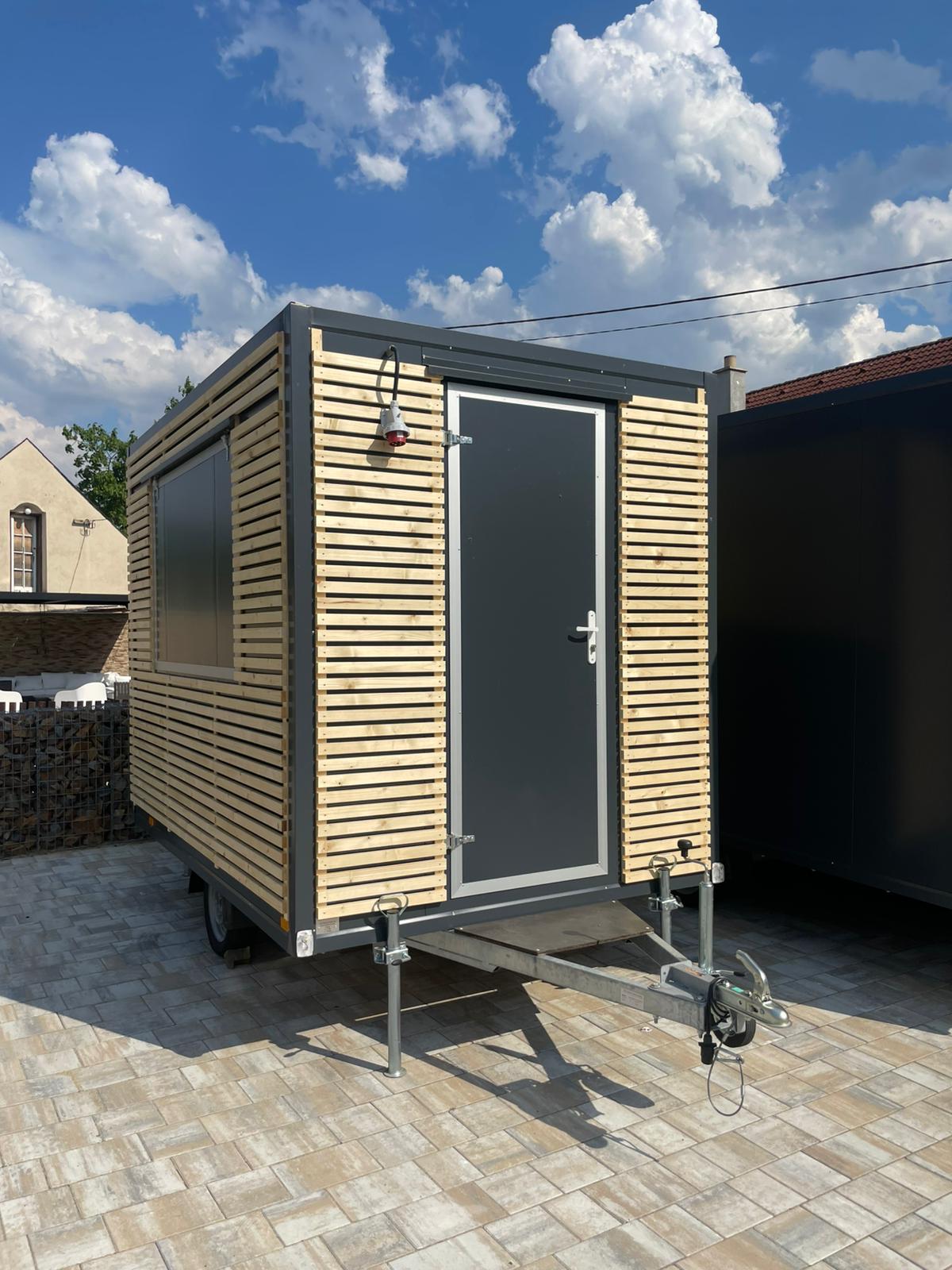 Gastro přívěs 3x2 k pronájmu