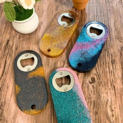 Otvírák ovál  ručně vyráběný – pryskyřice – třpytky