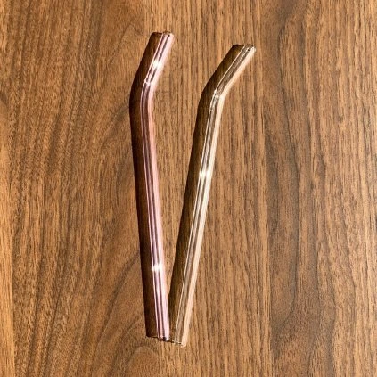 zahnuté brčka skleněná