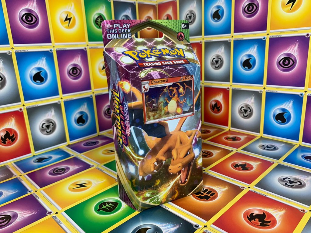 Pokémon TCG: Sword & Shield - Vivid Voltage Charizard Theme Deck