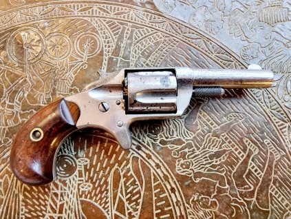 colt.revolver