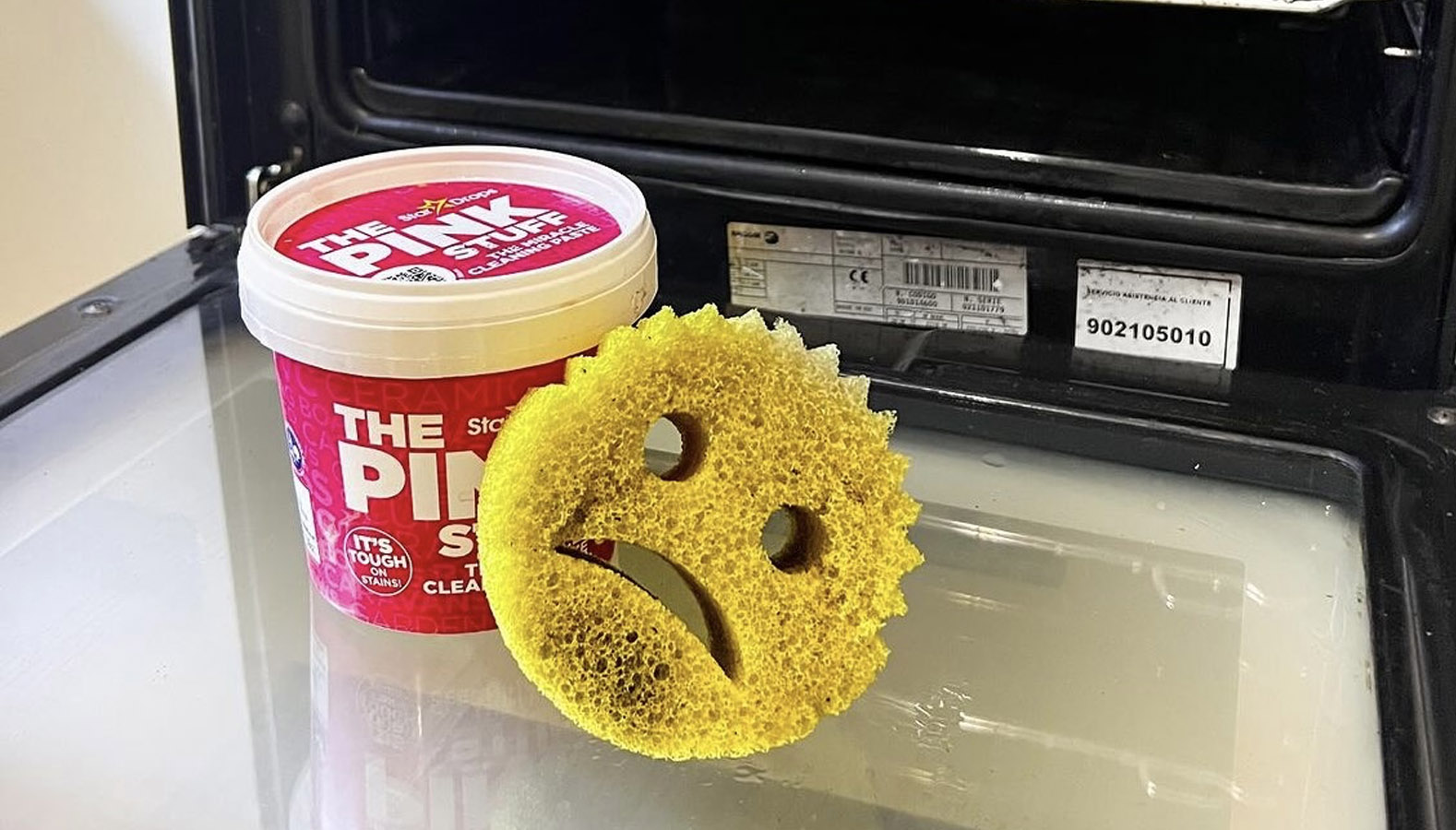 Pink Stuff pasta & Scrub Daddy houba - nejlepší úklidové kombo!