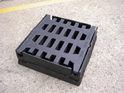 Plastová mříž pro uliční vpusť Rovasco M508D D400 s rámem BEGU 500x500mm