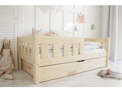 Dětská postel z masivu se zábranou Basic maxi plus