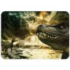 Prostírání s dramatickým motivem Tyrannosaura Rexe u vodopádu, sopečné pozadí a detaily prehistorického světa.