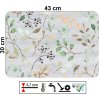 Omyvatelné prostírání z odolného PVC materiálu s jemnými přírodními vzory v zelených a béžových odstínech, rozměr 43 x 30 cm.