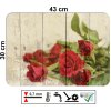 Plastové omyvatelné prostírání s červenými růžemi na světlém dřevěném podkladu, rozměr 43 x 30 cm