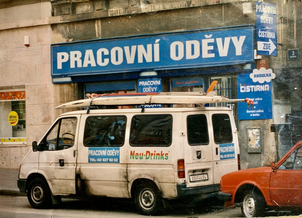 První prodejna – foceno v roce 1995