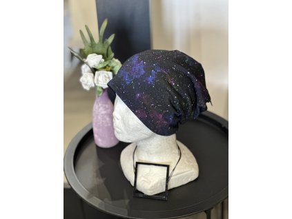 Čepice - vesmír + černá