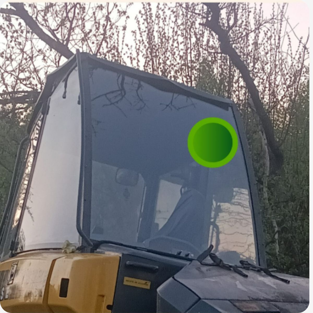 Čelní sklo – náhled traktoru