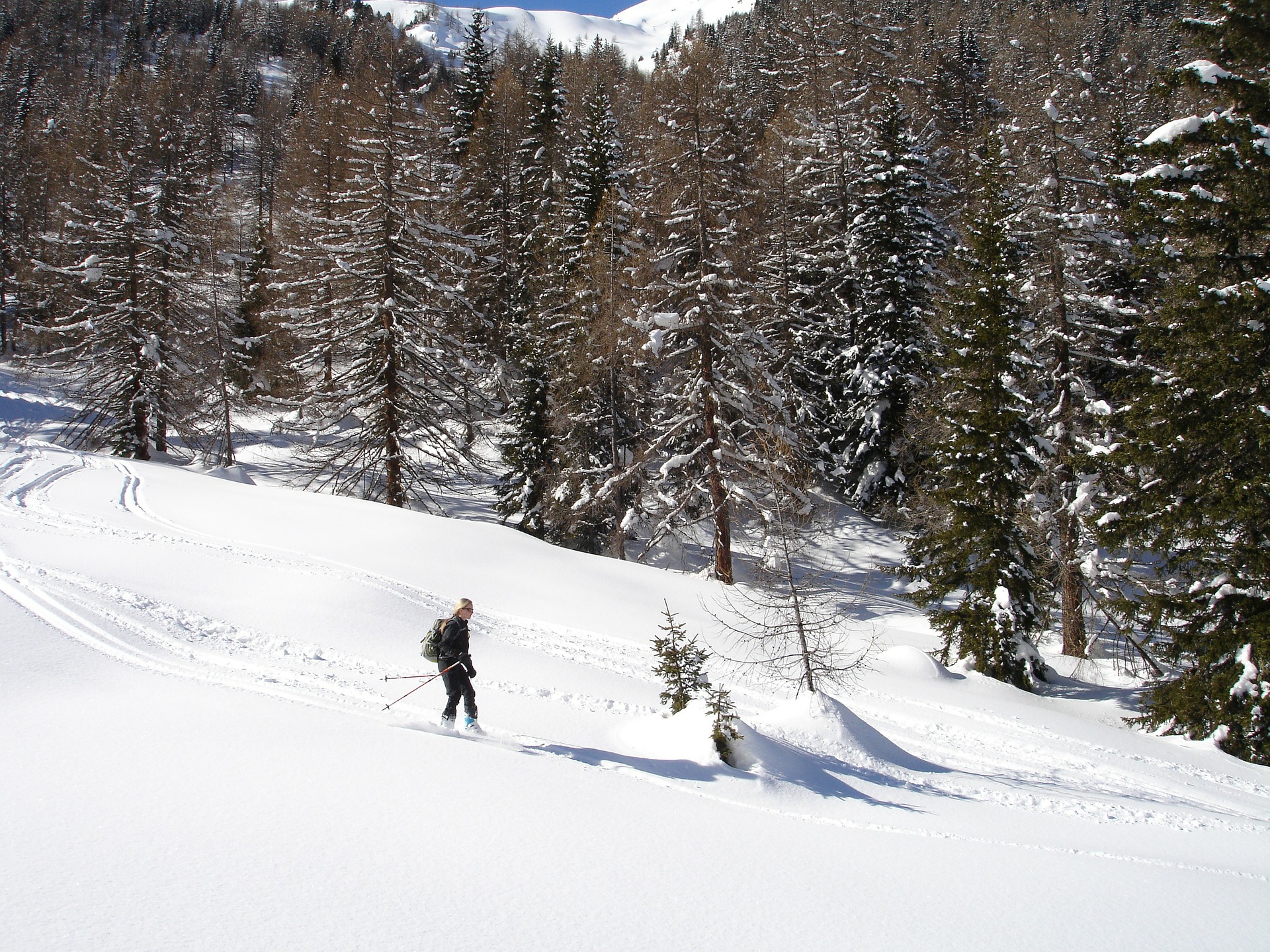 Skialpinismus - pohyb na lyžích ve volném terénu - 5. díl - Batoh a doplňky