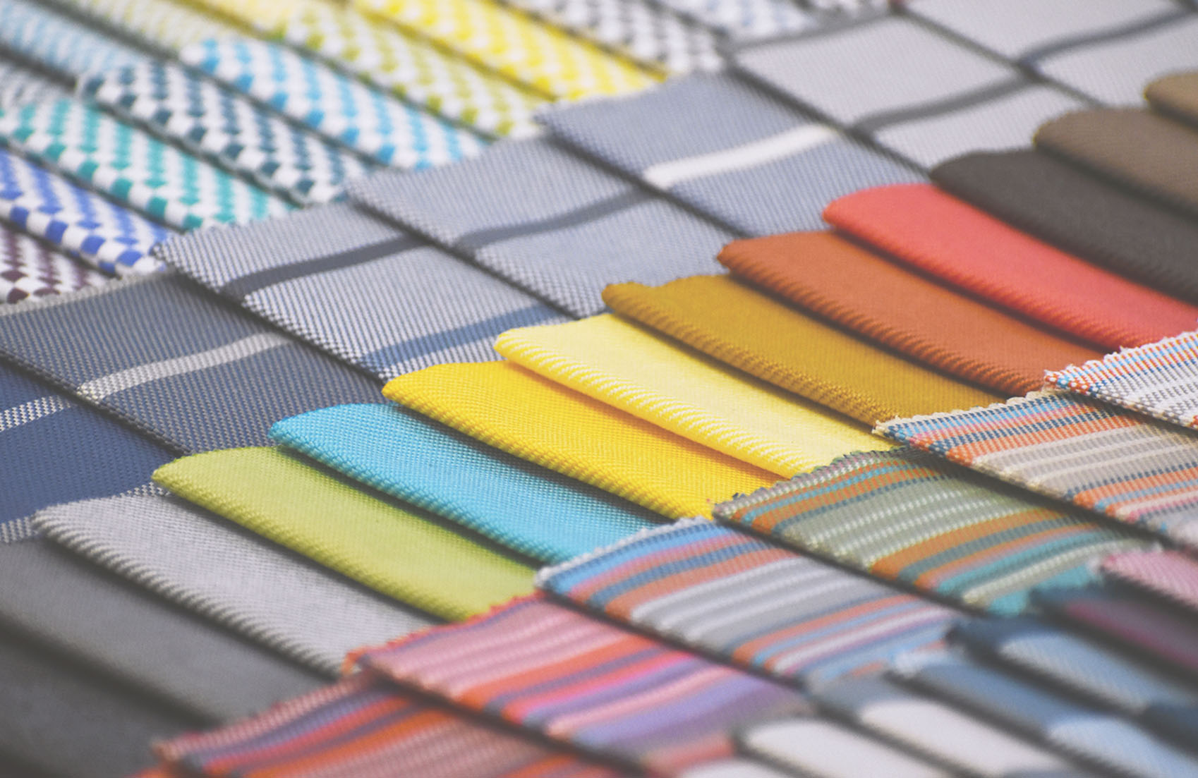 Jaký materiál vybrat pro venkovní polstry?