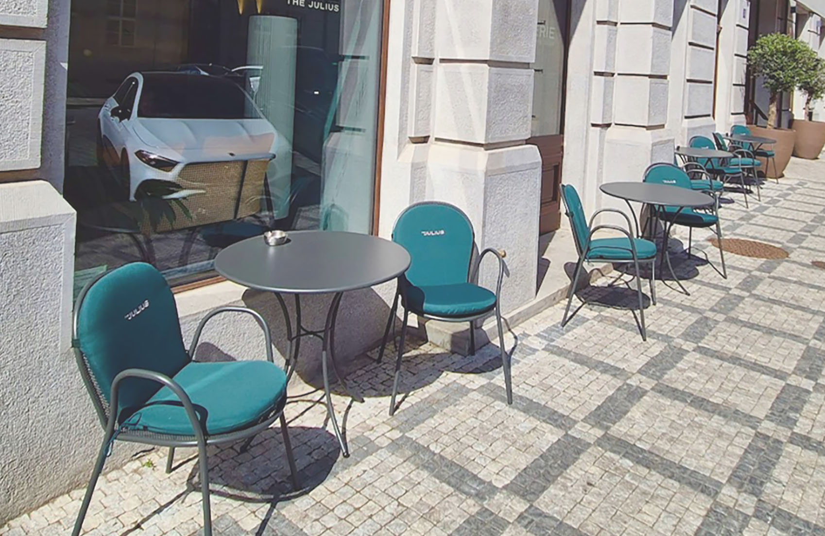 Outdoorové venkovní čalounění pro restaurace a kavárny